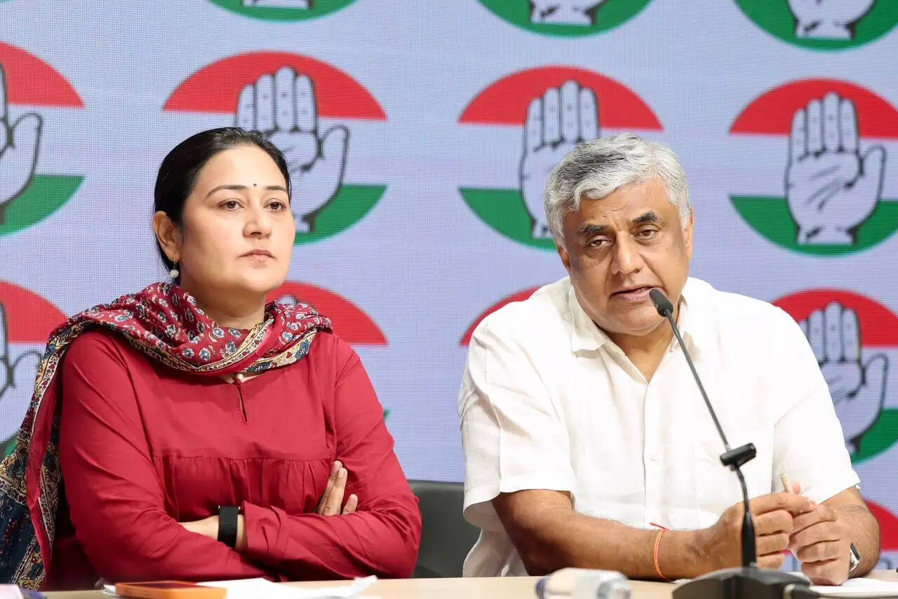 कांग्रेस ने बढ़ती महंगाई और ईंधन कीमतों को लेकर केंद्र की मंशा पर उठाये सवाल