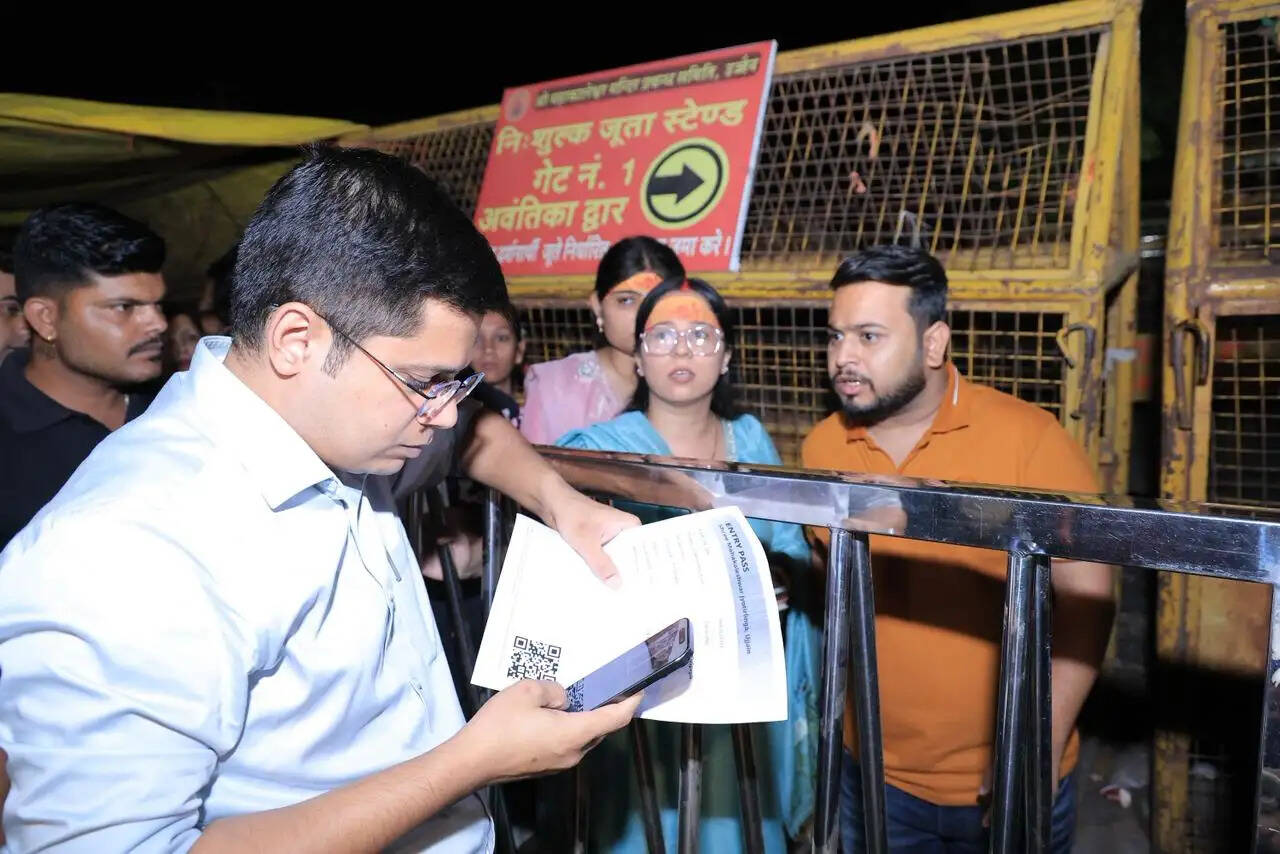 महाकाल मंदिर में भस्म आरती अनुमति के नाम पर वसूली का मामला, शिकायत के बाद एफआईआर दर्ज