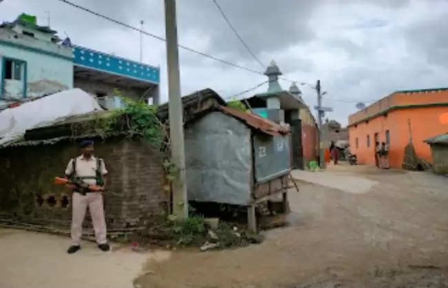 बिहार में ऊर्जा विभाग के प्रधान सचिव संजीव हंस और पूर्व विधायक गुलाब यादव के घर ईडी की छापेमारी