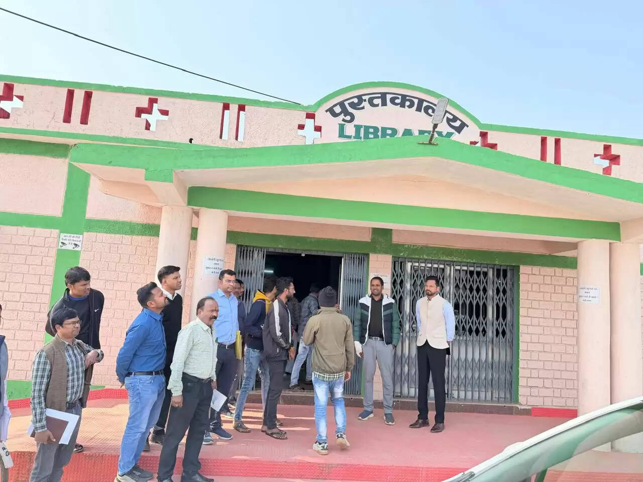 धमतरी : मगरलोड में युवाओं के भविष्य को मिली नई दिशा, कलेक्टर ने लाइब्रेरी का किया निरीक्षण