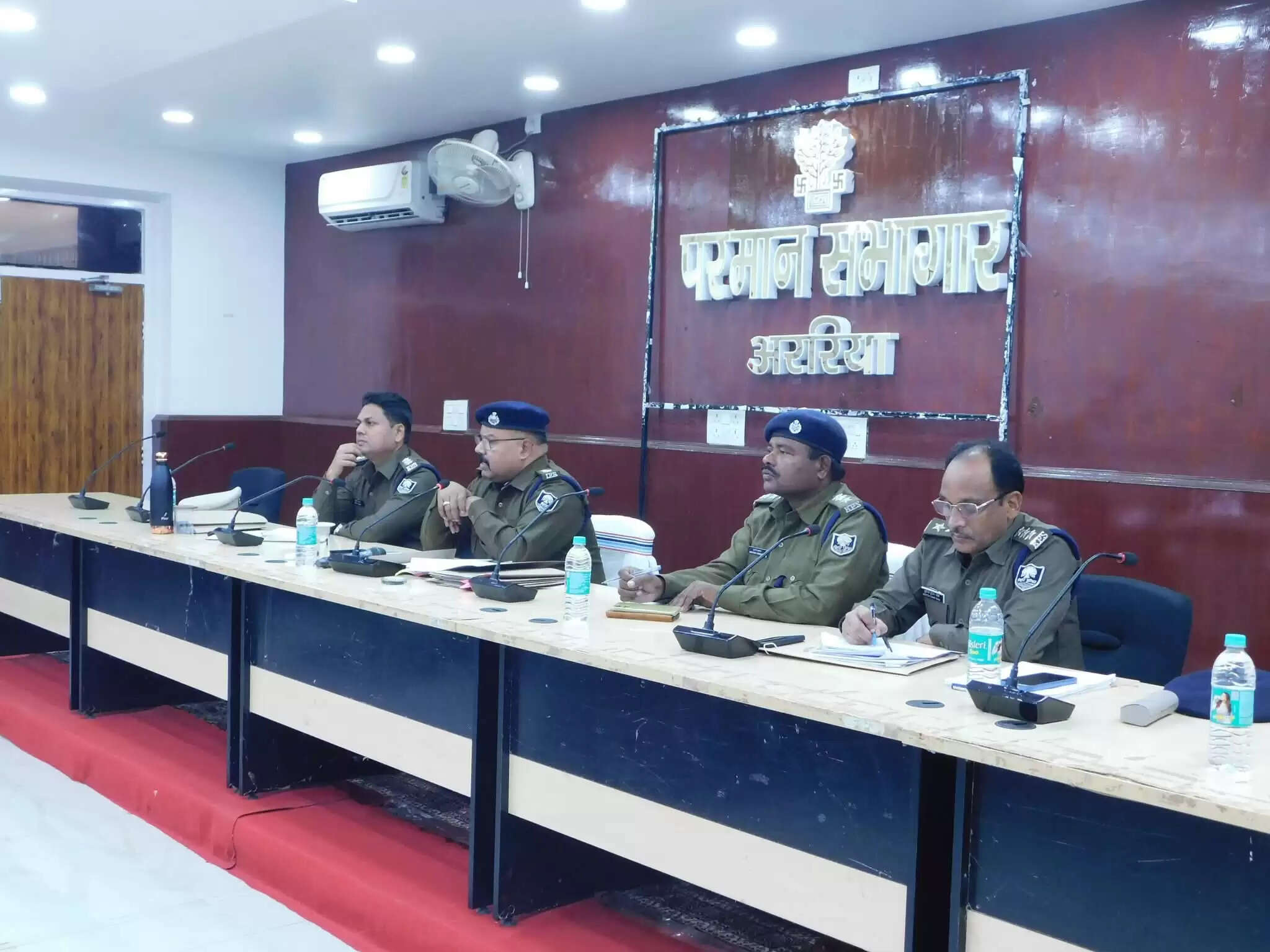एसपी ने पुलिस अधिकारियों के साथ की मासिक अपराध गोष्ठी