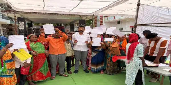 सुशासन शिविर में अव्यवस्था पर भड़के वार्डवासी