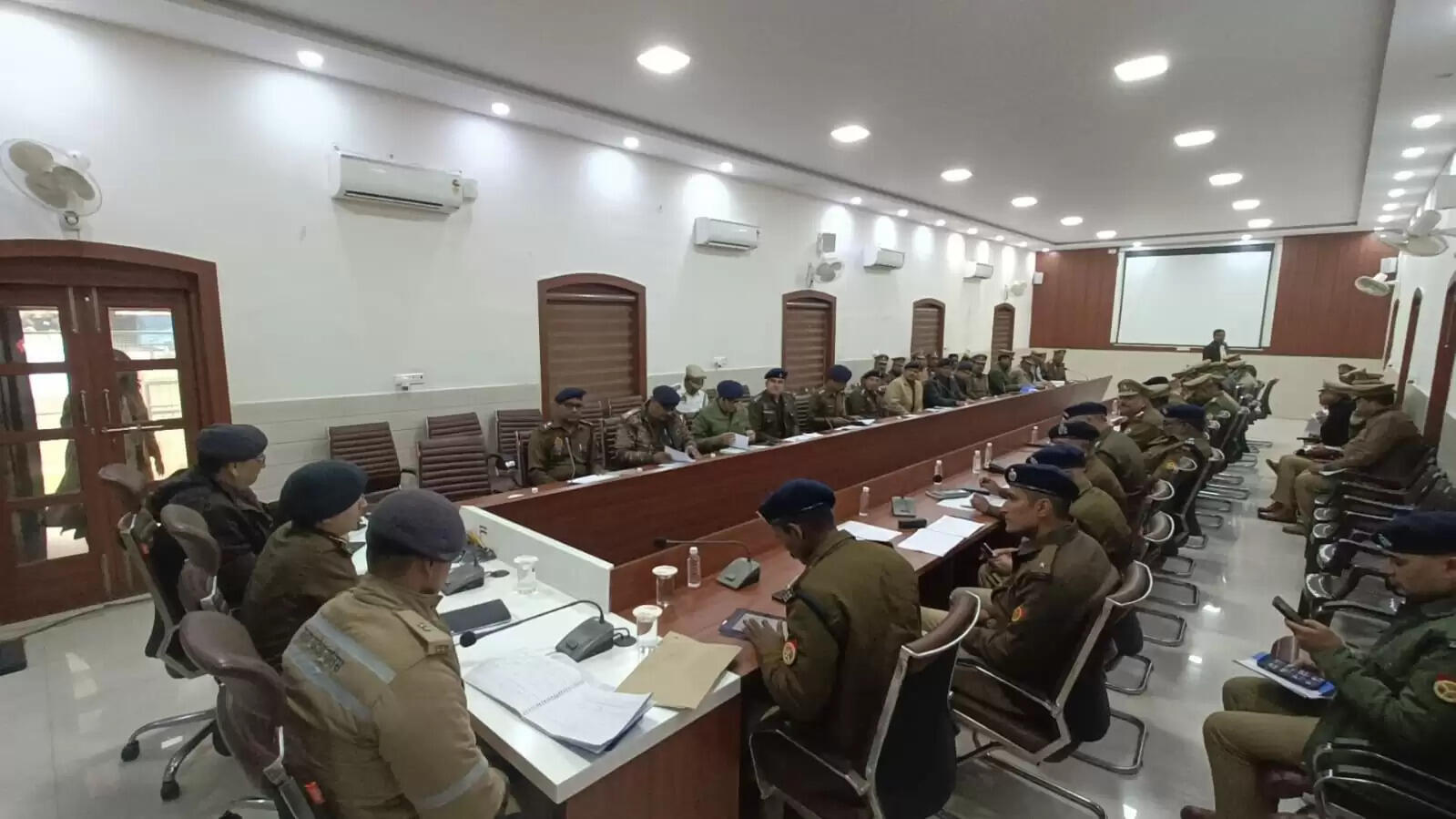 पूर्वांचल का प्रमुख धार्मिक एवं सांस्कृतिक आयोजन है गोरखनाथ खिचड़ी मेला : डीआईजी