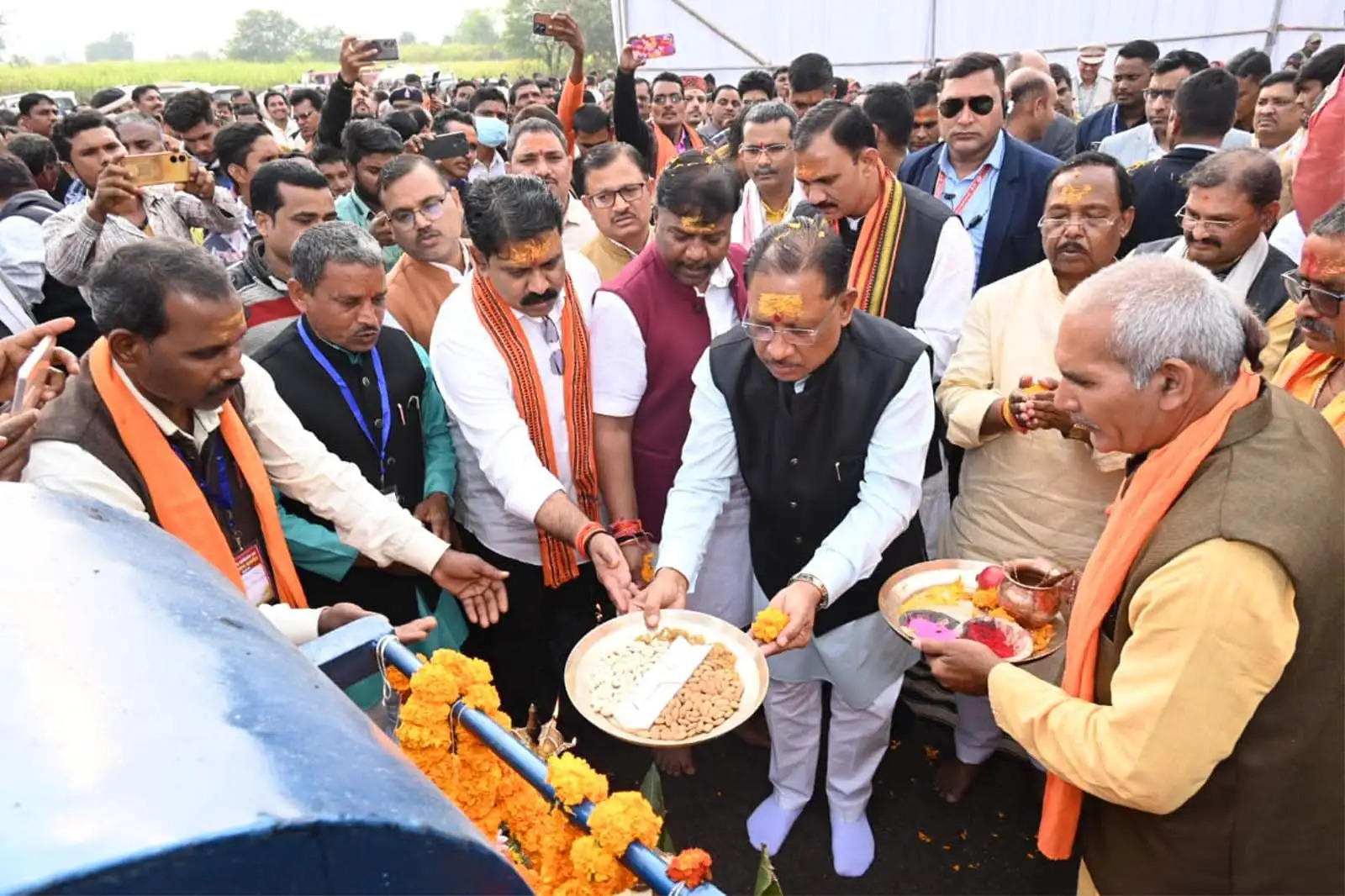 रायपुर : मुख्यमंत्री साय ने नवनिर्मित गुड़ उद्योग का किया शुभारंभ