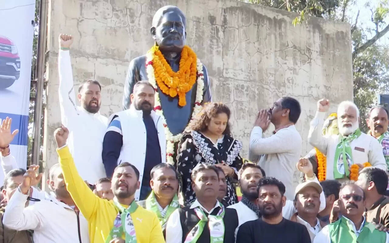 मुख्यमंत्री सोरेन ने अमर शहीद निर्मल महतो को दी श्रद्धांजलि