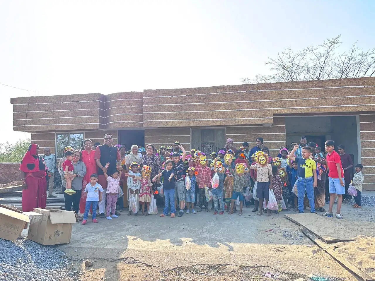 हरिलीला चेरिटेबल ट्रस्ट ने सबरियाडेरा के बच्चों संग मनाई होली, खुशियों के रंगों से सजा पर्व