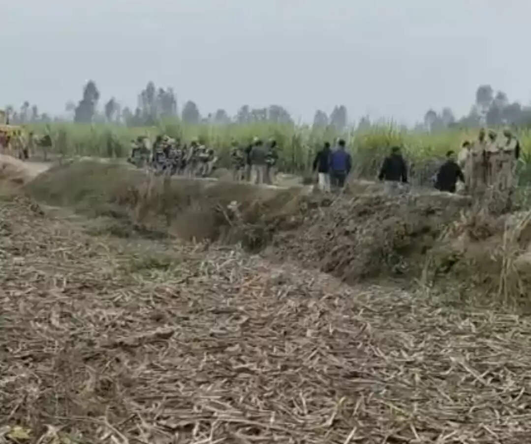 सीतापुर में 84 कोसी परिक्रमा मार्ग से अवैध कब्जे हटाए