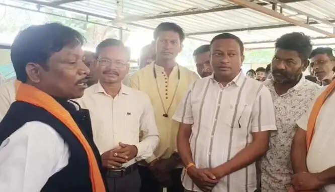 किसानों ने बस्तर सांसद से वास्तविक फसल नुकसान के अनुरूप सहायता देने की रखी मांग