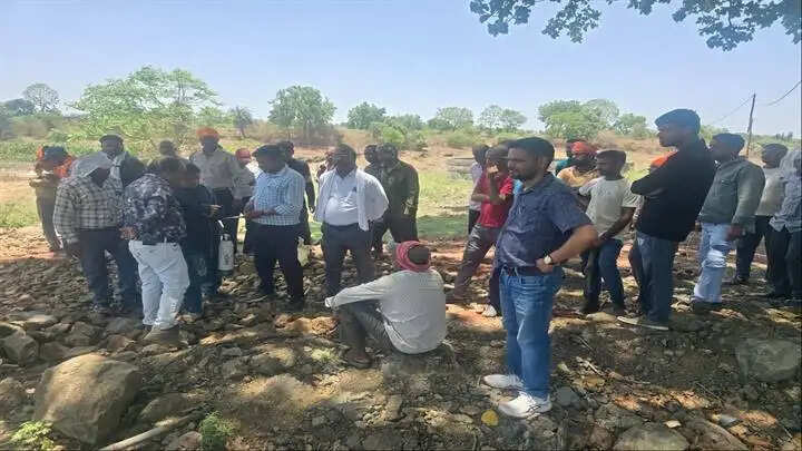 इंदौरः प्रशासन की बड़ी कार्रवाई: 25 करोड़ रुपये मूल्य की 30 बीघा शासकीय भूमि अतिक्रमण मुक्त