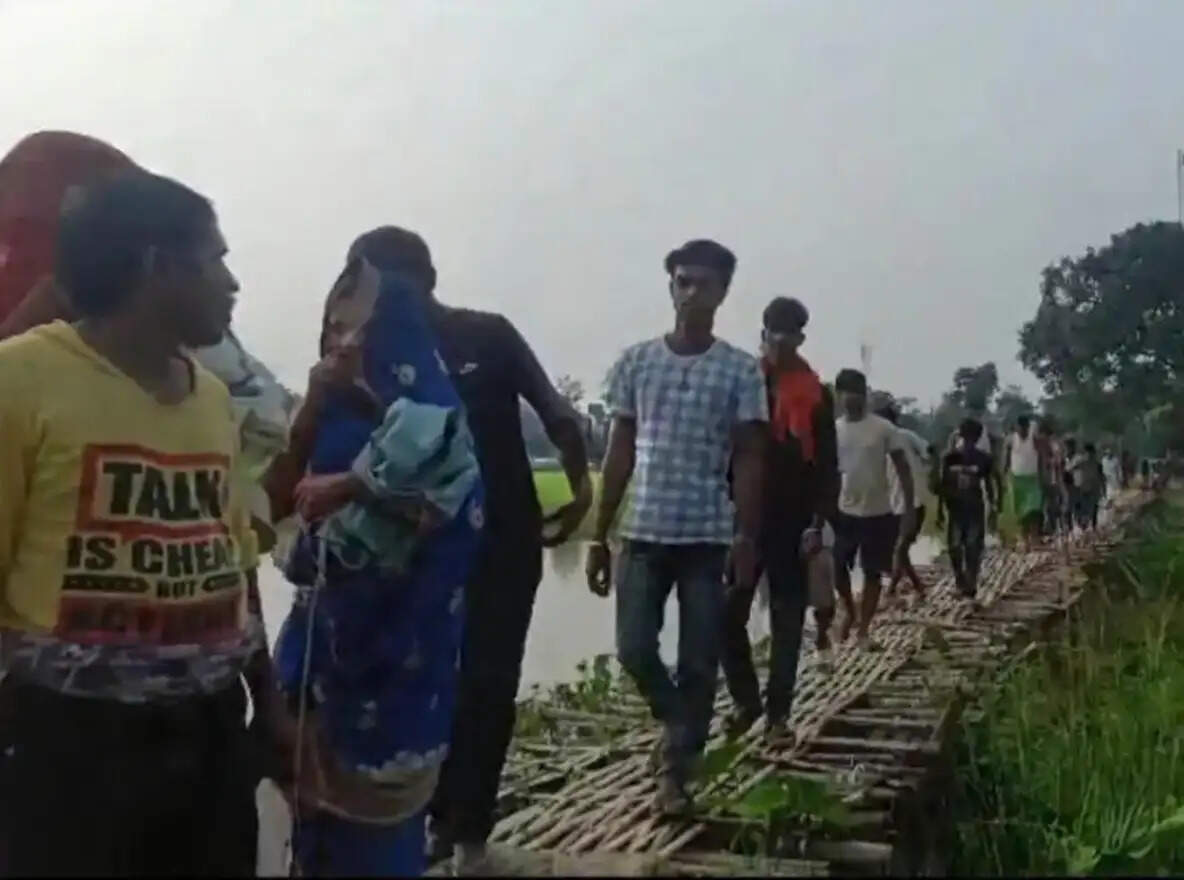 गेहुआ नदी में मिला अज्ञात व्यक्ति का शव