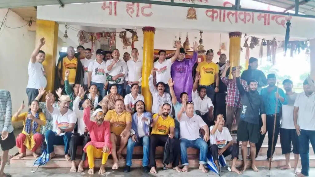 बिंदुखत्ता को राजस्व गांव बनाने की मुहिम, चौथे दिन घर-घर पहुंची जनसंपर्क पदयात्रा