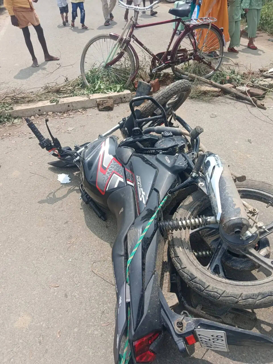 मोटरसाइकिल ने साइकिल सवार को मारी टक्कर, स्कूली छात्र की मौत