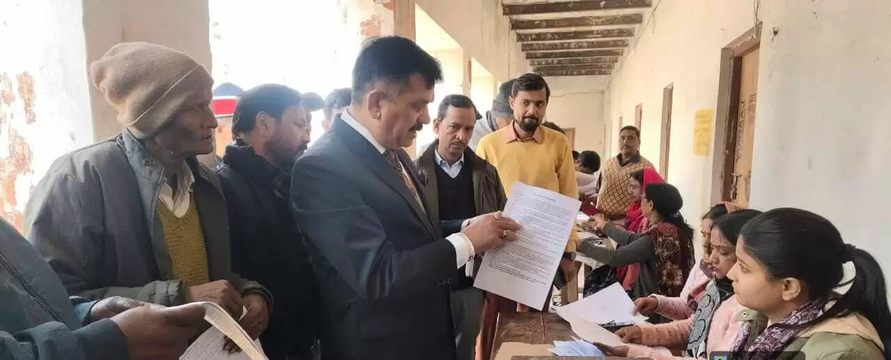 सभी पात्र व्यक्तियों को मतदाता सूची में शामिल किया जाना चाहिए: जिलाधिकारी