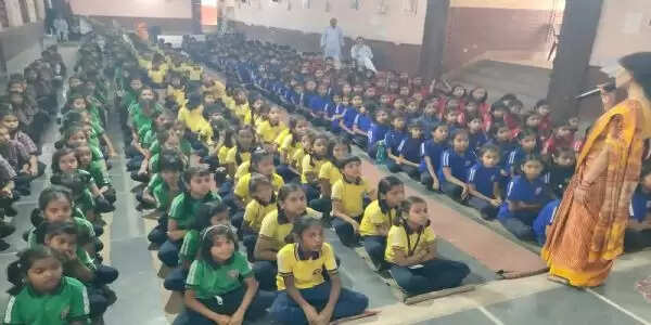 भगवान महावीर के सिद्धांतों को आत्मसात करने की जरूरत : वरुण