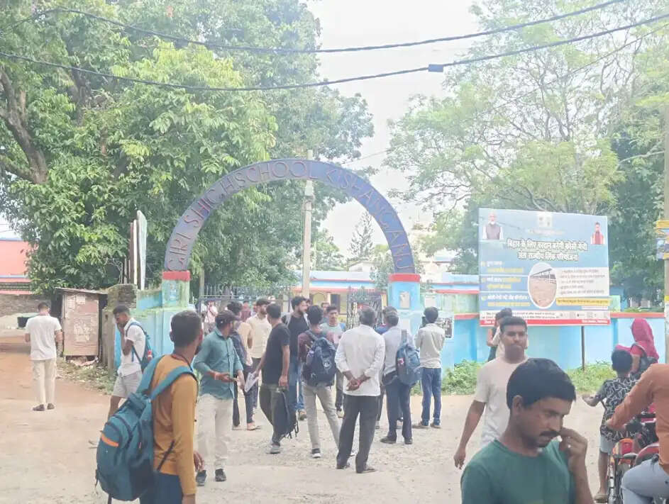 दस केंद्रों पर विशेष शाखा सिपाही (प्रचालक) भर्ती परीक्षा कदाचारमुक्त संपन्न