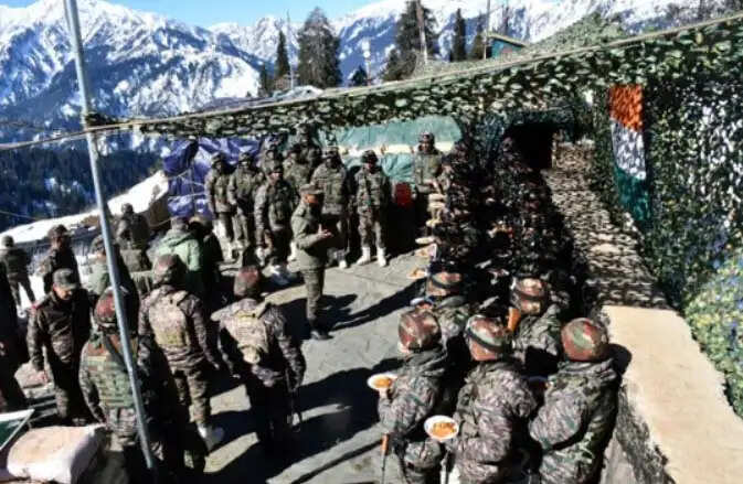 उत्तरी सेना कमांडर ने कश्मीर में घुसपैठ रोधी ग्रिड की समीक्षा की