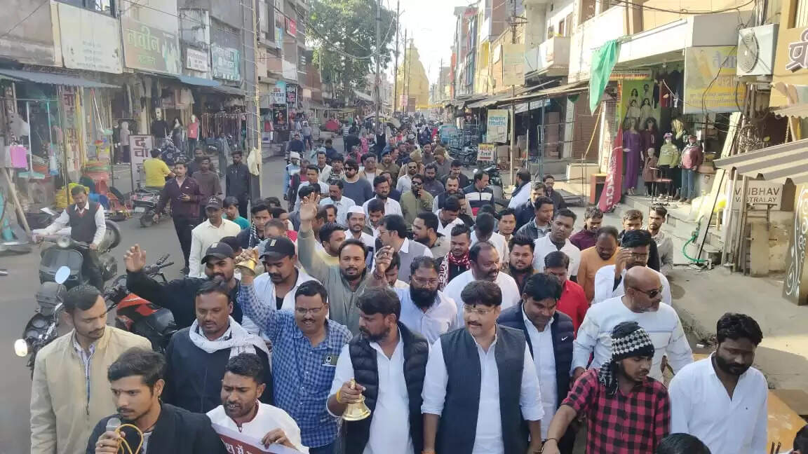 अनूपपुर: मंत्री निवास घेरने पहुंचे कांग्रेसी, पुलिस से झड़प वाटर कैनन चला किया तिरबितर