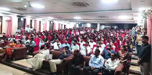 चुनावों में महिलाओं की हिस्सेदारी ने भारतीय लोकतंत्र को अधिक सहभागितापूर्ण बनाया : प्रो. संजय कुमार