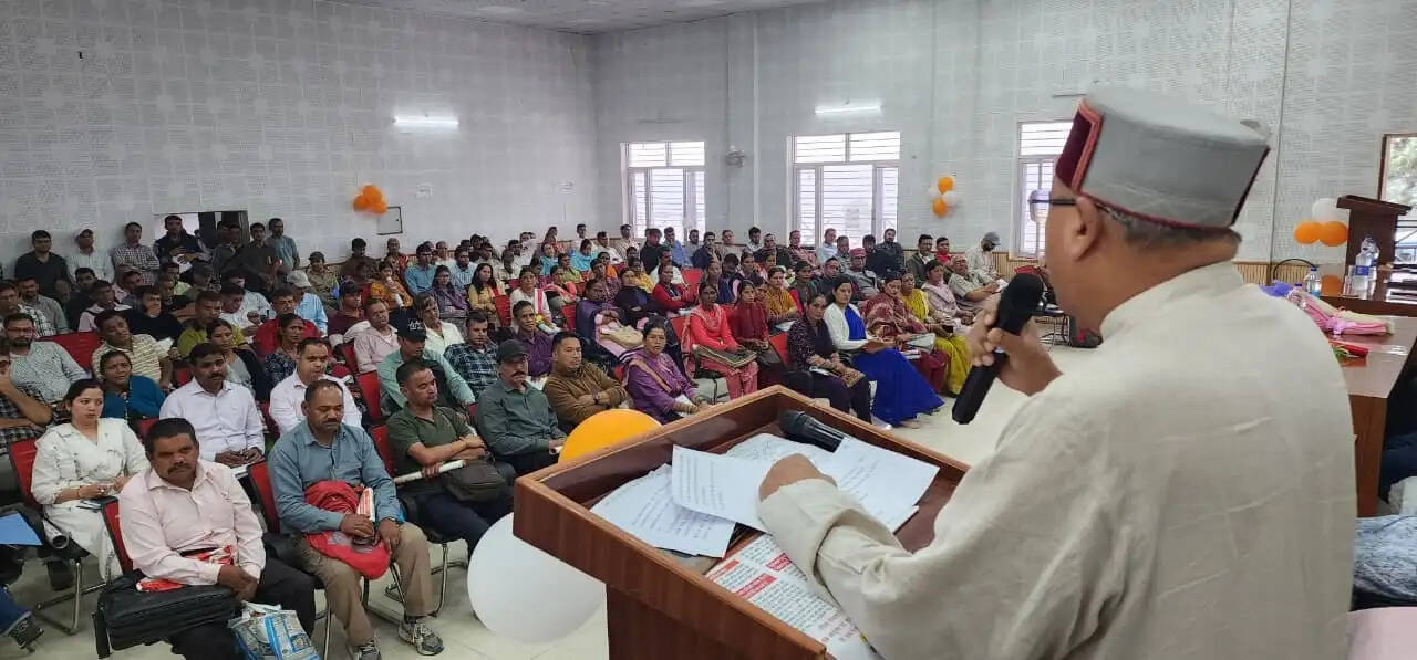 पोखड़ा में महाराज ने सुनीं समस्याएं
