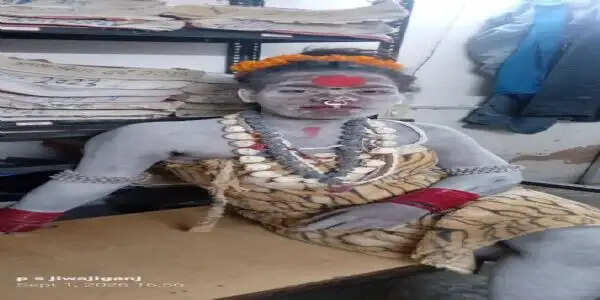 उज्जैनः जलती चिता से मानव मांस खाने वाली किन्नर अघोरी गिरफ्तार, न्यायालय ने भेजा जेल