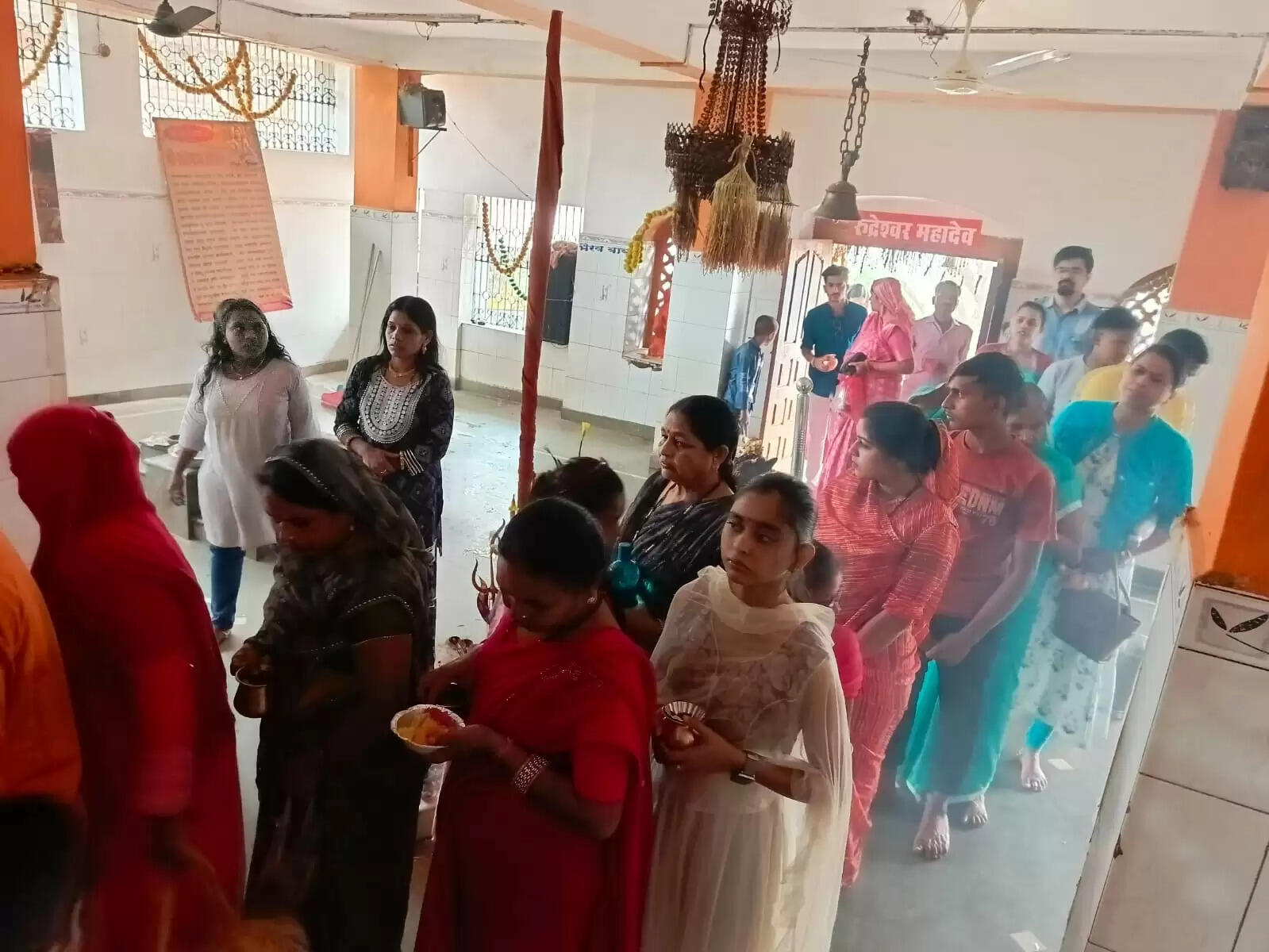 धमतरी : नववर्ष 2026: मंदिरों में श्रद्धा, पर्यटन स्थलों पर उमड़ा उल्लास