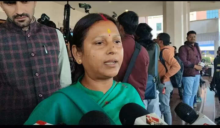 झारखंड में महिला सहित सभी वर्ग हैं योजनाओं के लाभ से वंचित : मंजू