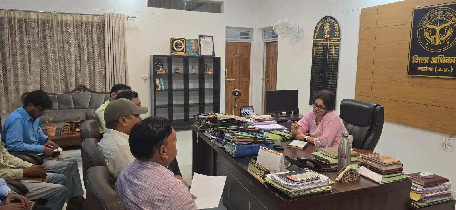 मानसून से पहले पूरा करें चरखारी बाईपास फोरलेन सड़क निर्माण : जिलाधिकारी
