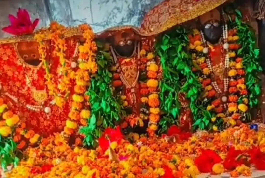 नवरात्र में नंदजा देवी धाम में उमड़ रहे श्रद्धालु, मां के दर्शन को पहुंच रहे भक्त