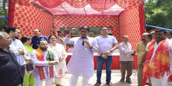 एनडीएमसी के उपाध्यक्ष ने पौधारोपण कर दिया पर्यावरण संरक्षण का संदेश