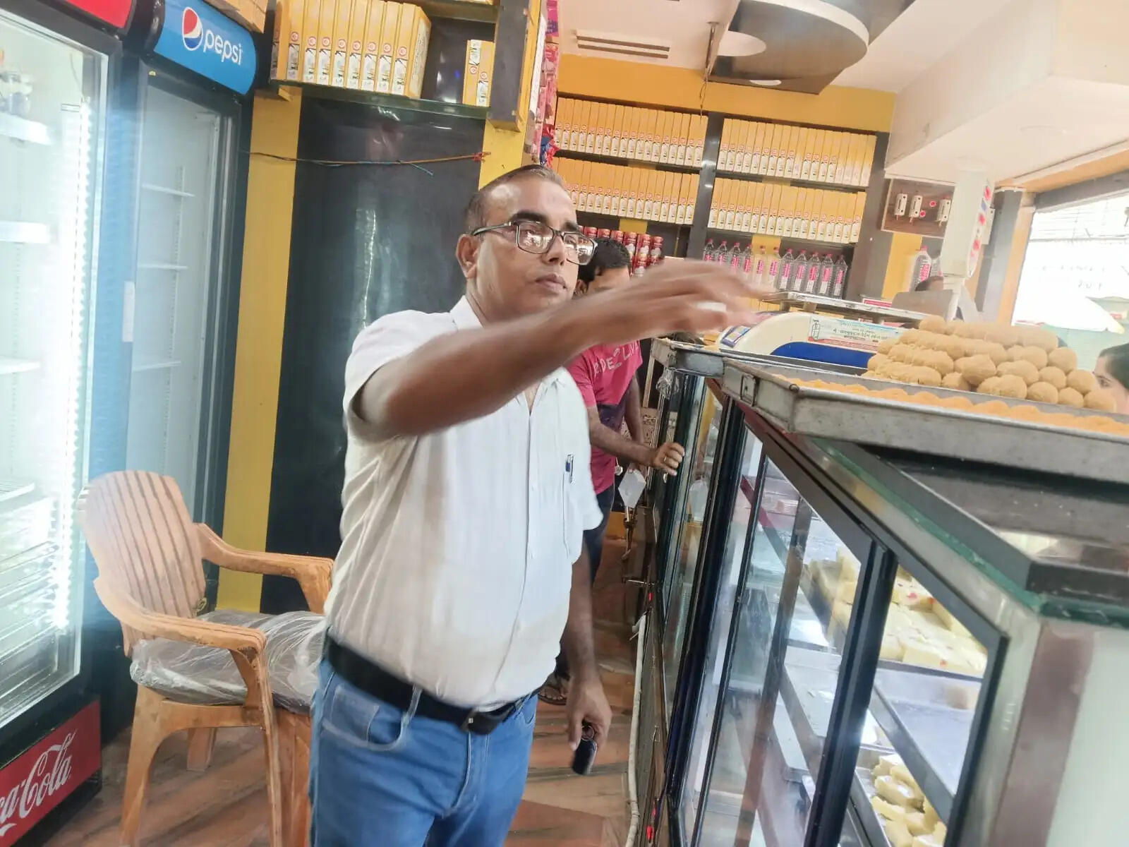 अनूपपुर: विभिन्न प्रतिष्ठानों से 21 खाद्य नमूने संग्रहित कर जांच हेतु राज्य खाद्य प्रयोगशाला भेजे गए