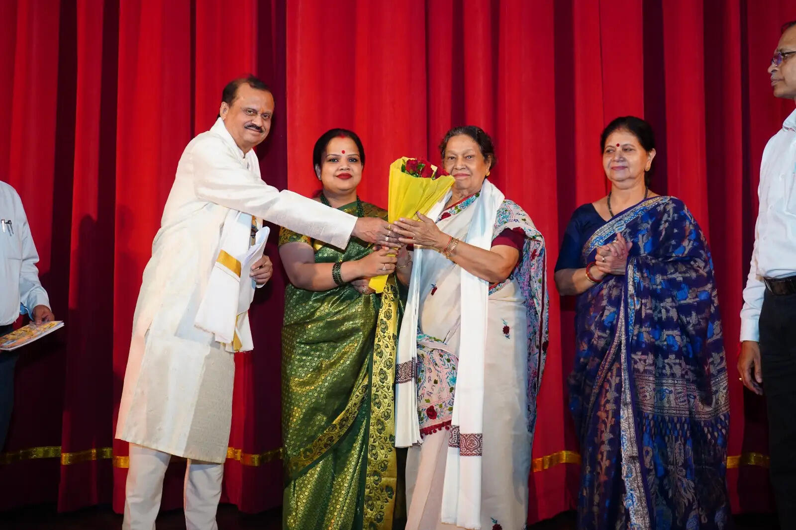 ख्यातिप्राप्त कलाकारों की कथक प्रस्तुतियों से यादगार बना उत्तर प्रदेश संगीत नाटक अकादमी का “नमन” समारोह