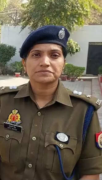 शौर्य यात्रा रोकने पर थानाध्यक्ष मऊदरवाजा लाइन हाजिर