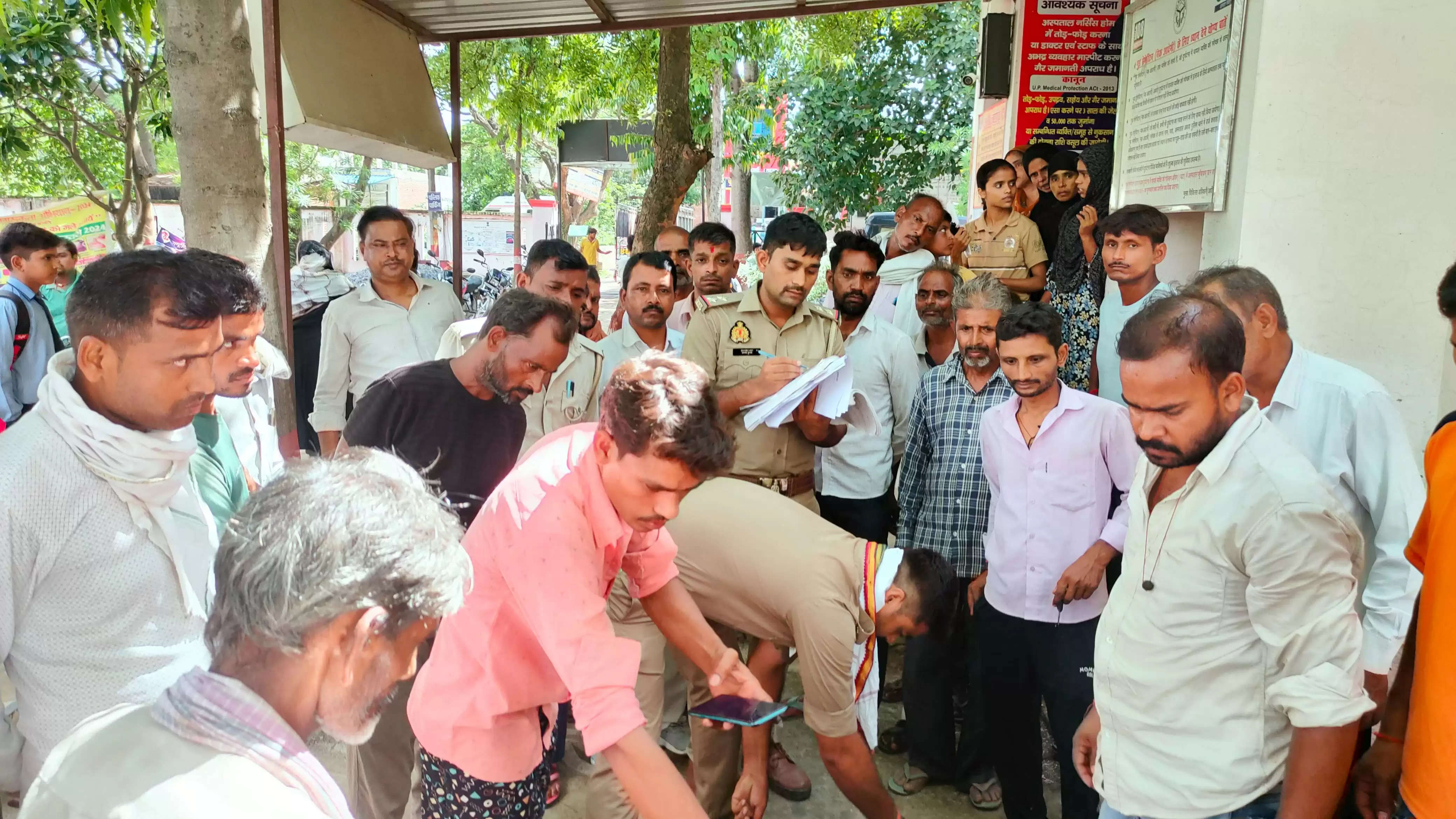 इकलाैते बेटे की माैत से पिता के भर आये आंसू