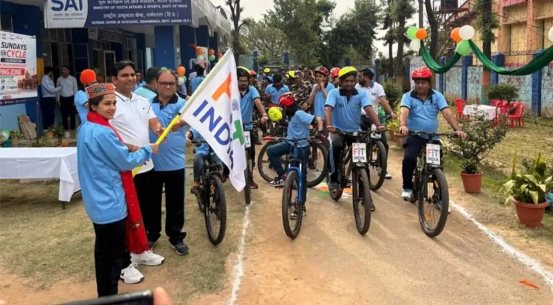 फिट इंडिया मूवमेंट के तहत ‘संडे ऑन साइकिल’ कार्यक्रम का आयोजन, रेस्लर बबिता फोगाट रही मुख्यातिथि