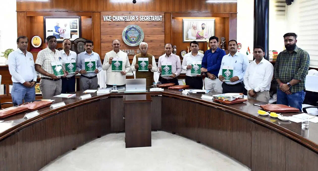 हिसार : विस्तार शिक्षा संस्थान, नीलोखेड़ी की प्रशिक्षण देने में अग्रणी भूमिका : प्रो. बीआर कम्बोज