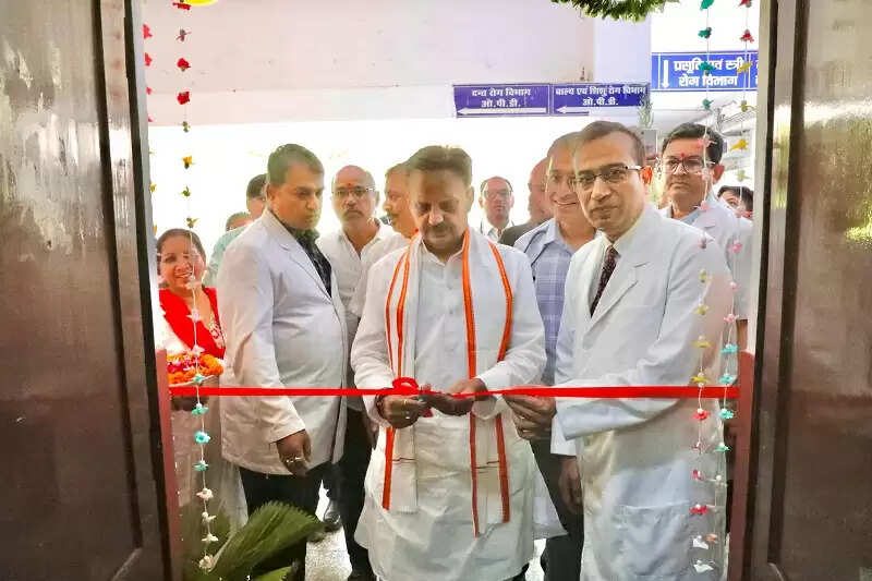 ग्रामीण क्षेत्रों में विशेषज्ञ परामर्श के लिए टेली-मेडिसिन सेवा वरदान: उप मुख्यमंत्री शुक्ल