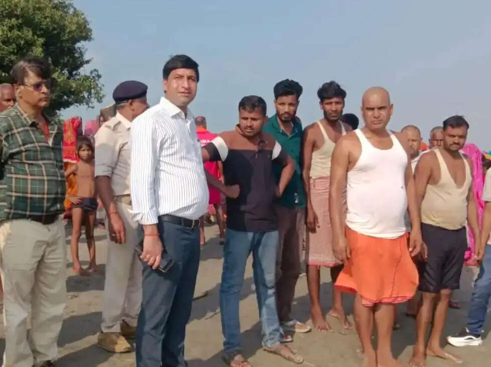 कोसी नदी में स्नान करने गई बच्ची लापता