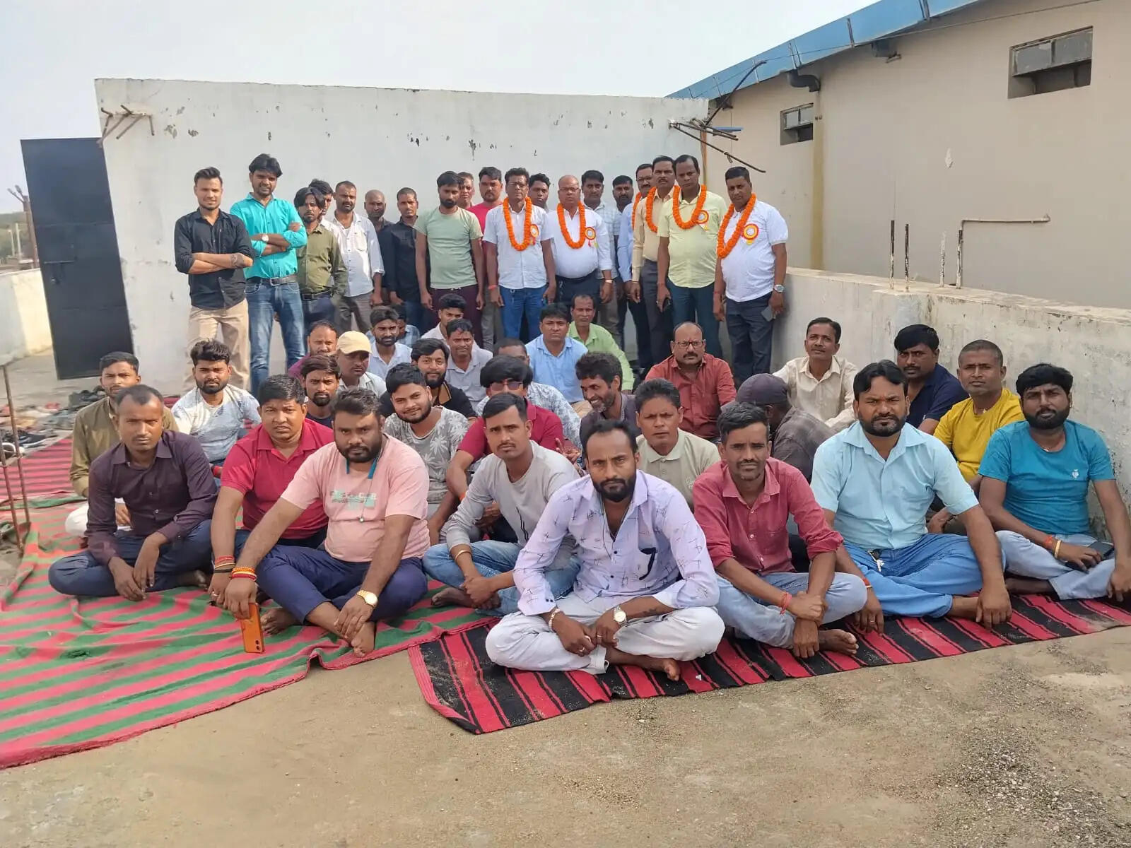 अश्लील गीत गाने वाले गायक पर प्राथमिकी दर्ज कराएगा नाई समाज