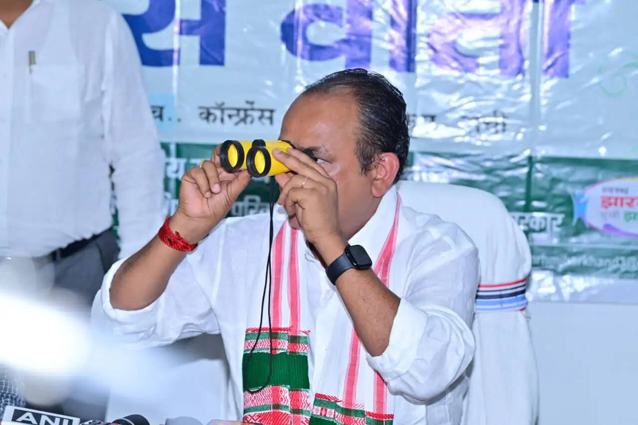 स्वास्थ्य मंत्री इरफान अंसारी ने अभिषेक बनर्जी के बेहतर इलाज के लिए झारखंड आने का दिया प्रस्ताव