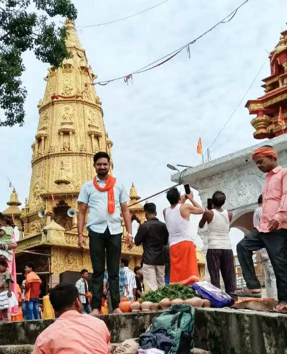 सावन माह की दूसरी सोमवारी को जलाभिषेक के लिए मंदिरों और शिवालयों में उमड़ी भीड़