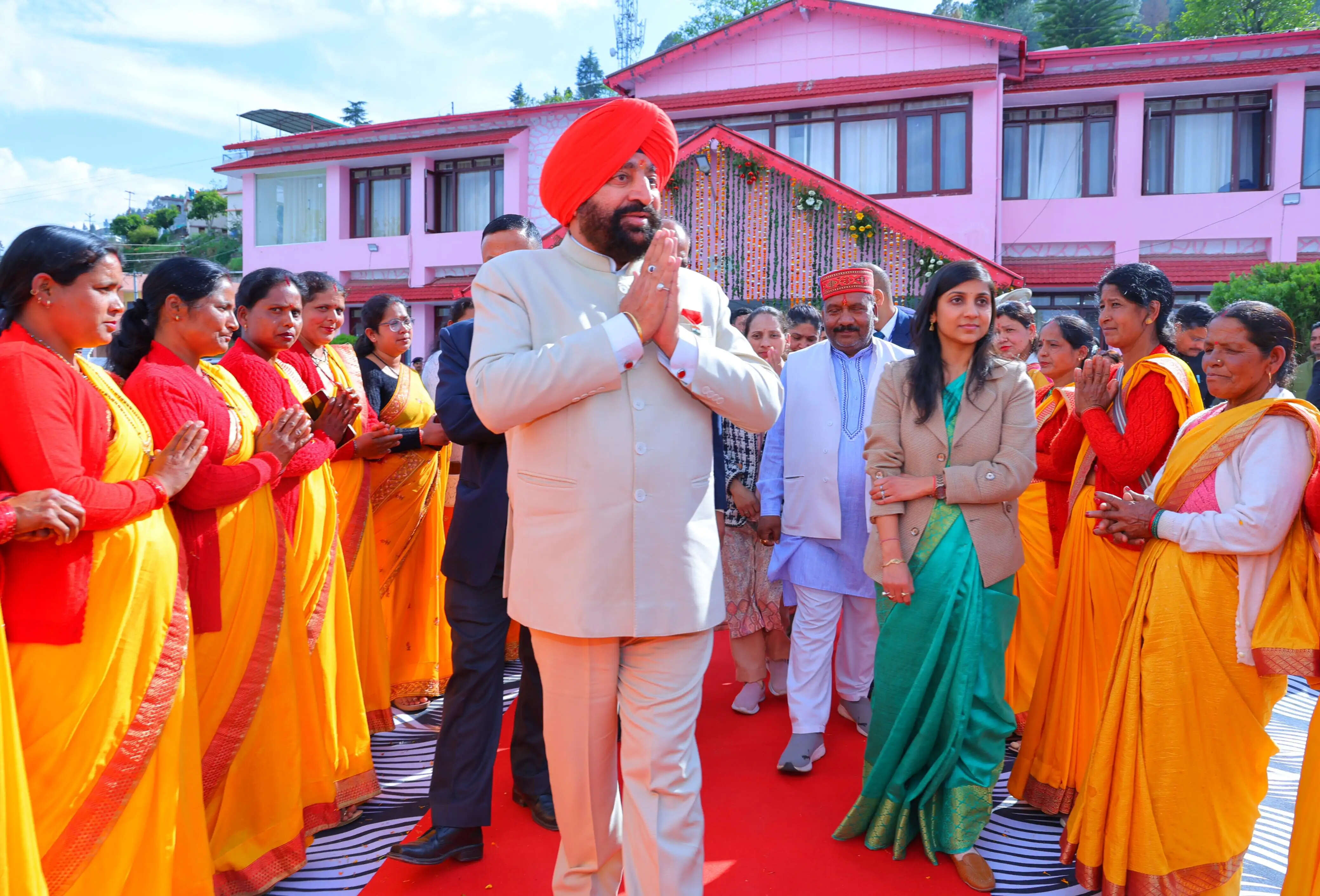 राज्यपाल ने की स्वयं सहायता समूहों के कार्यों की सराहना