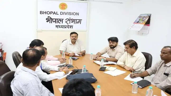 MP: भोपालः शासकीय अनुमतियों संबंधी कार्य 20 नवंबर तक पूर्ण करने के निर्देश