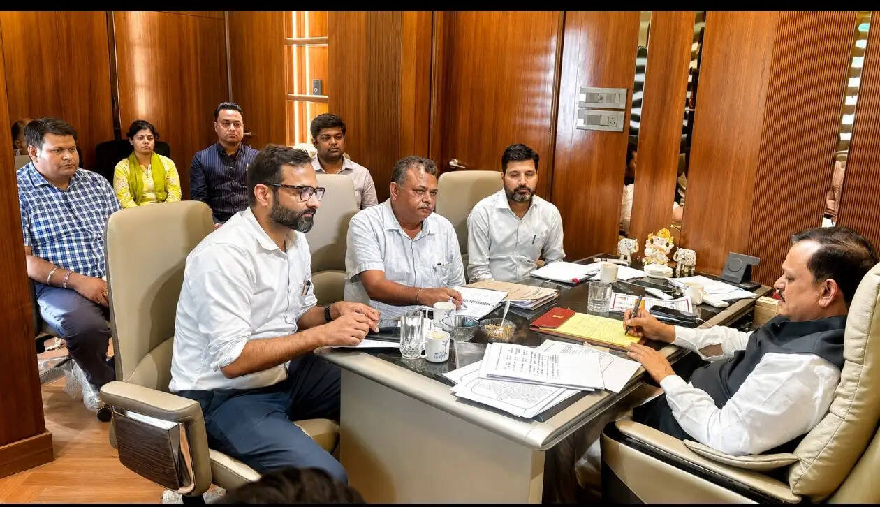 सड़कों और विकास कार्यों की सांसद ने की समीक्षा, अधिकारियों को दिए निर्देश