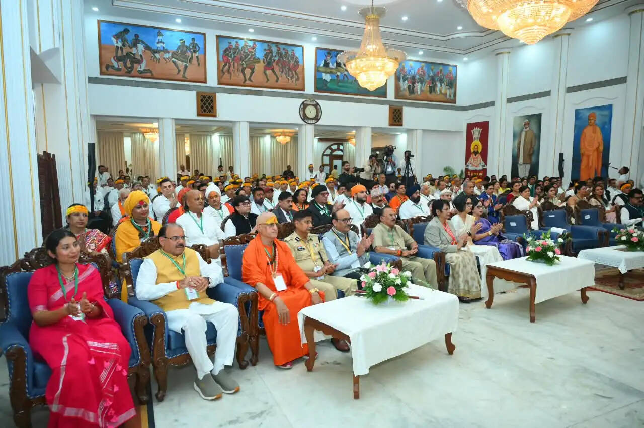 राष्ट्रपति द्रौपदी मुर्मु ने हासी देवी के सम्मान में जारी किया 200 रुपये का स्मारक सिक्का