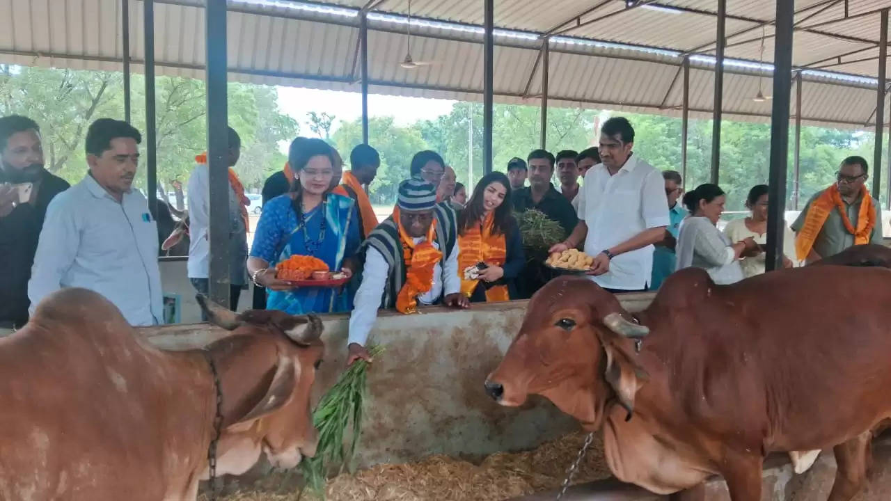 साउथ अफ्रीका के माइनिंग मिनिस्टर ने जैविक वन औषधीय पार्क का किया भ्रमण व अवलोकन