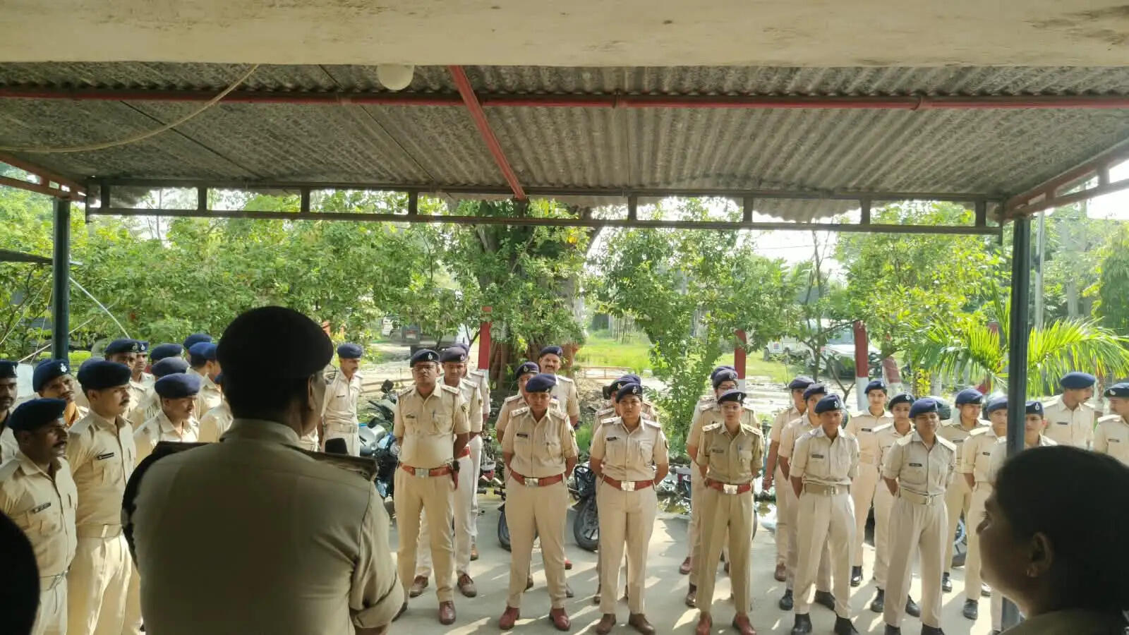 सारण के दुर्गा पूजा में पुलिस दीदी और बाइक क्यूआरटी संभालेंगी विधि-व्यवस्था एवं भीड़ नियंत्रण की कमान