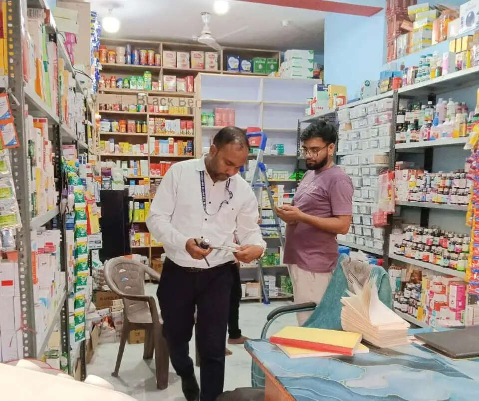 एमसीबी : नशे के सौदागरों और फर्जी डॉक्टरों पर प्रशासन की कार्रवाई, मेडिकल स्टोर और अवैध क्लीनिक सील
