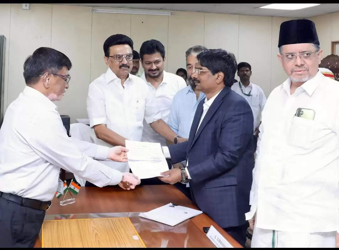 (अपडेट) तमिलनाडु से राज्यसभा के लिए कमल हासन और डीएमके के तीन उम्मीदवारों ने भरा पर्चा