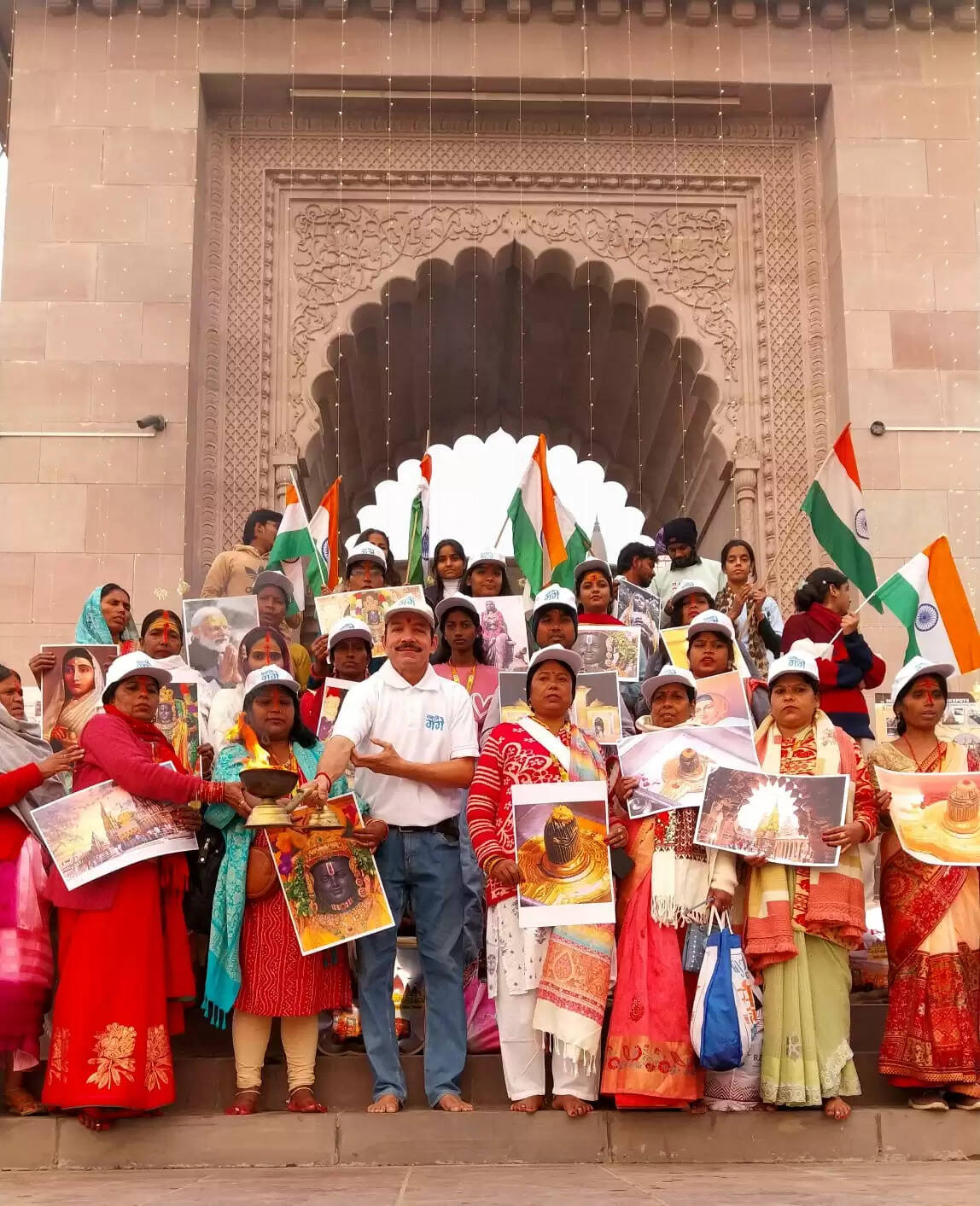 श्री काशी विश्वनाथ धाम के लोकार्पण की वर्षगांठ: नमामि गंगे ने गंगाद्वार से उतारी धाम की आरती