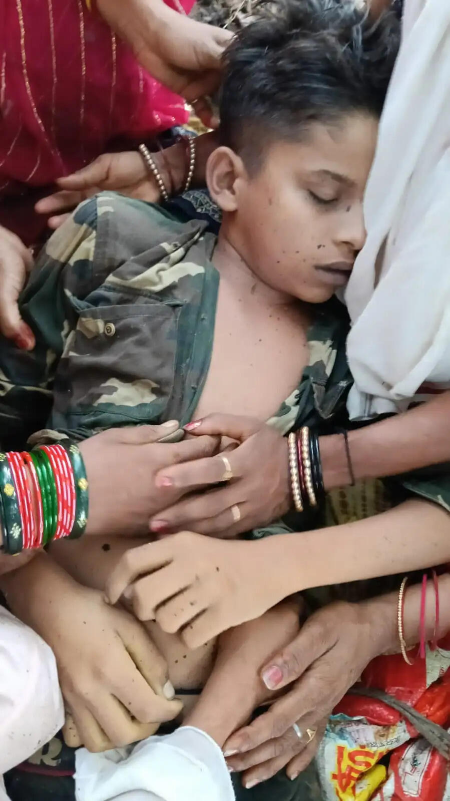 अनूपपुर: आम के पेड़ के नीचे आम बीनते नाबालिक पर गिरी आकाशीय बिजली, मौत